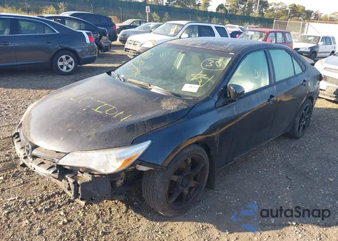 2015 Toyota Camry Hybrid Le z USA, uszkodzony, nr VIN 4T1BD1FK2FU161359